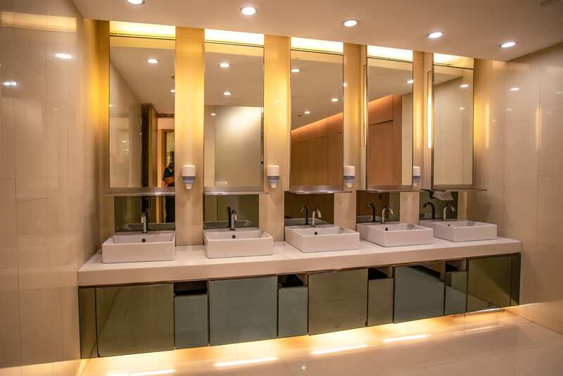 5 clean sinks in restaurant bathroom 